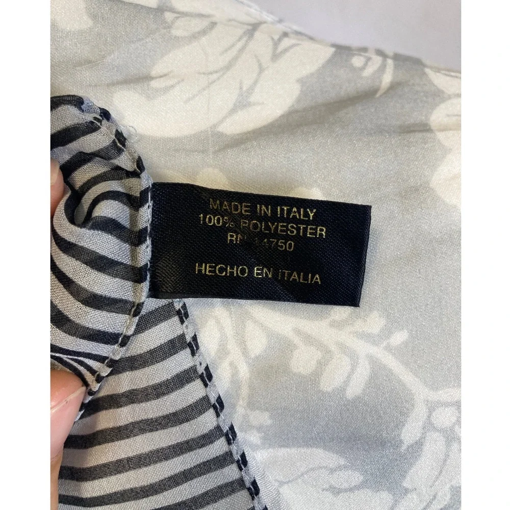 Elegant‎ Floral Damask Made in Italy Womens OS Grey White Striped Border Scarf